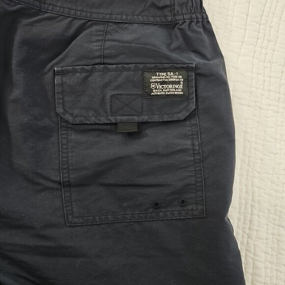 Victorinox Swiss Army Knife Cargo Board Shorts Men's Large Navy Blue 7" Inseam - Picture 9 of 13